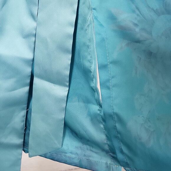 KIM + ONO Floral Satin Kimono Robe. Size OS - Picture 8 of 12